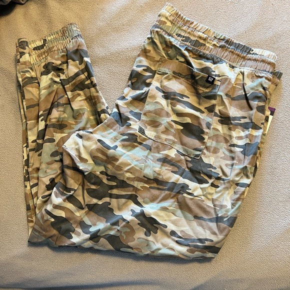 Gap Jogger - Picture 2 of 4